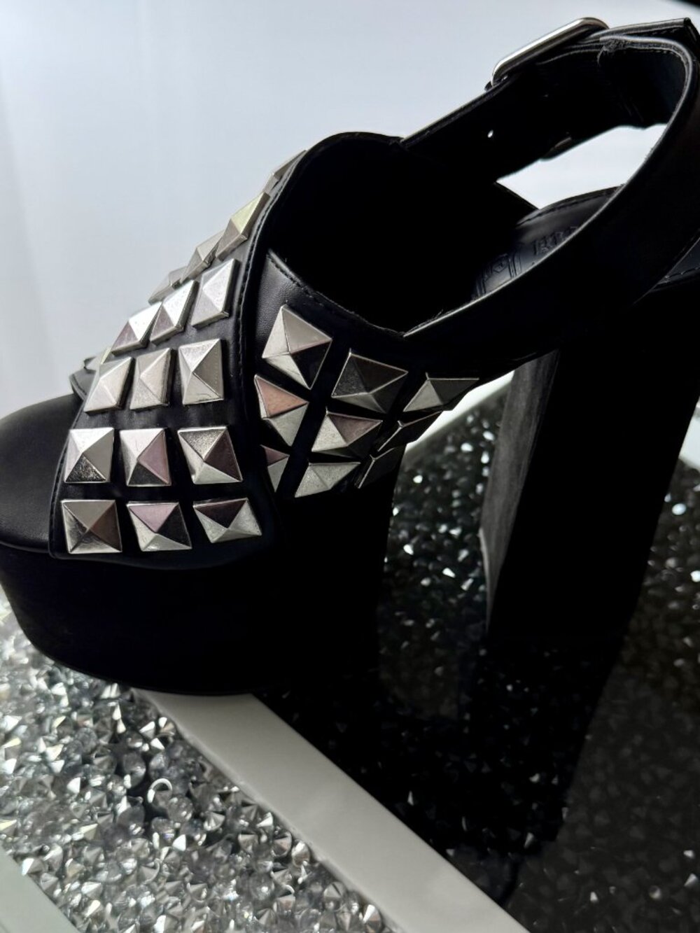 Charla Tedrick - Poison Platform Heels - Picture 7 of 7